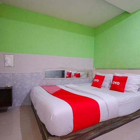 Oyo 1495 Hotel Lendosis ปาเลมบัง ภายนอก รูปภาพ