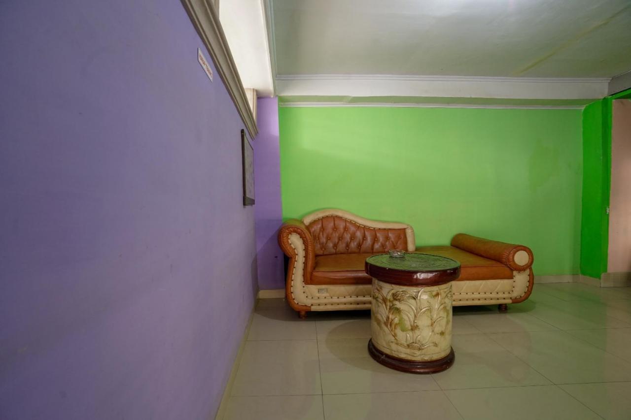 Oyo 1495 Hotel Lendosis ปาเลมบัง ภายนอก รูปภาพ