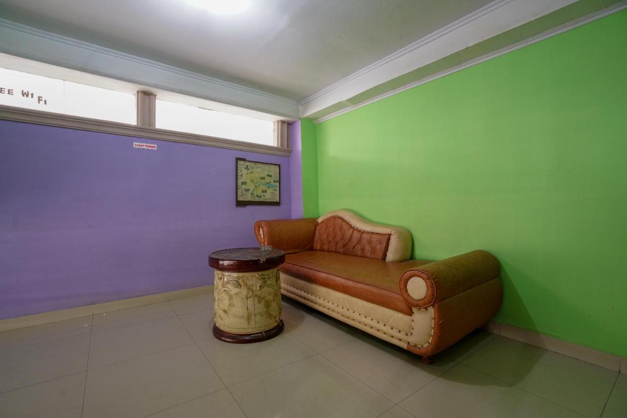 Oyo 1495 Hotel Lendosis ปาเลมบัง ภายนอก รูปภาพ